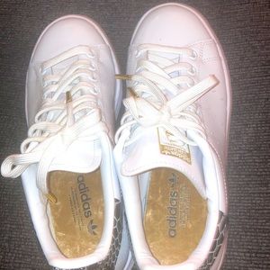 Women’s Adidas Tennis Shoes